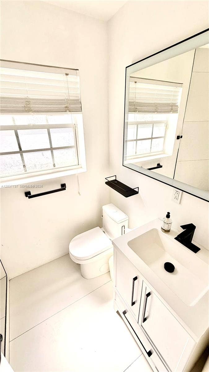 2409 Bayview Drive, Fort Lauderdale, FL 33305 Photo 25