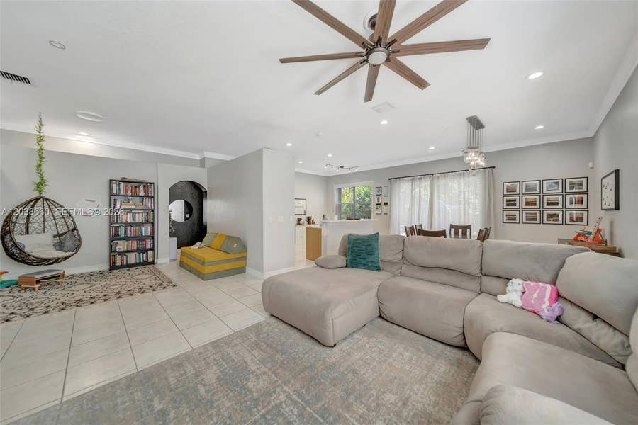 Property photo for 1531 SW 194th Terrace, Pembroke Pines, FL