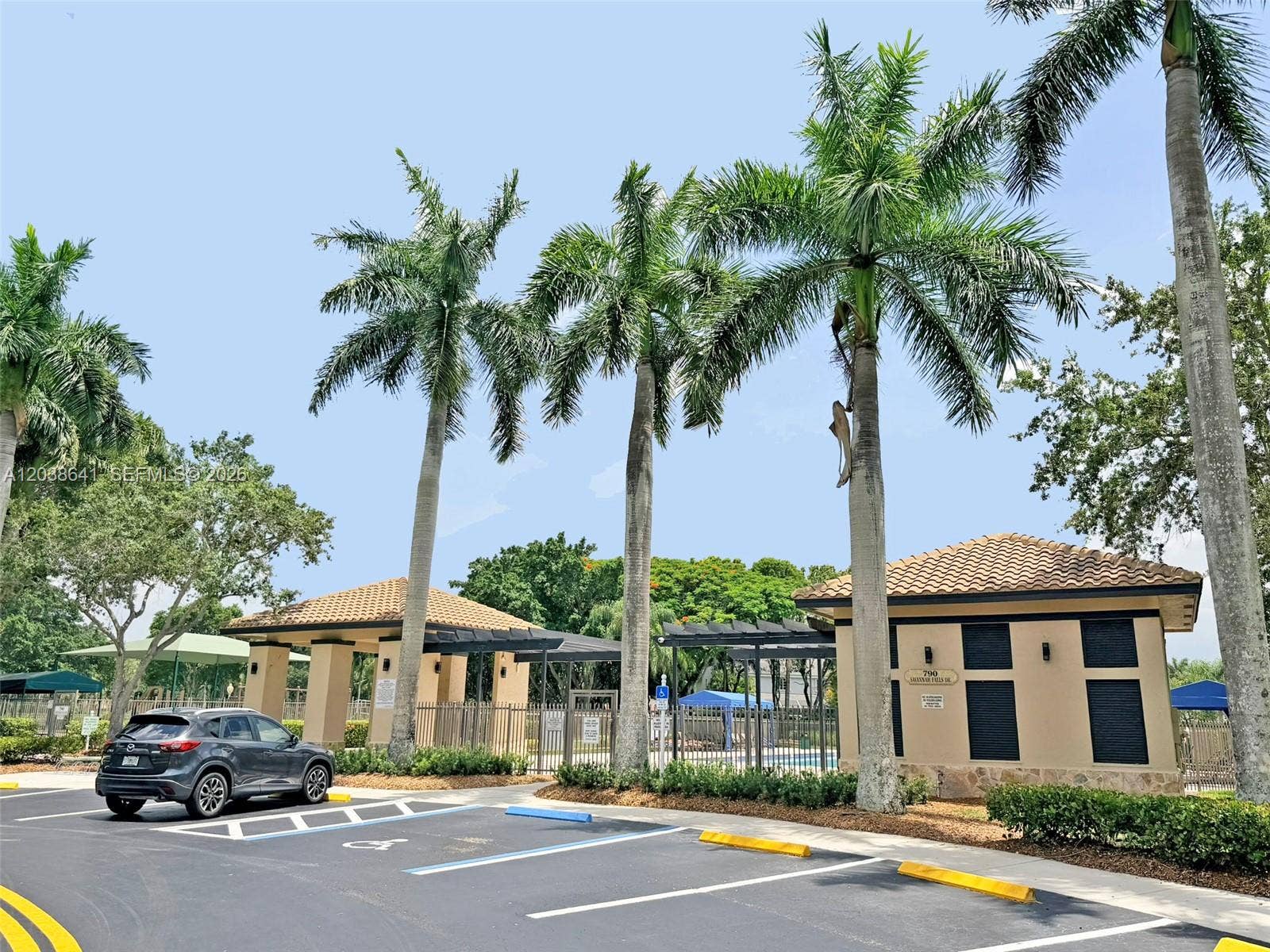 1212 Falls Boulevard, Weston, FL 33327 Photo 45