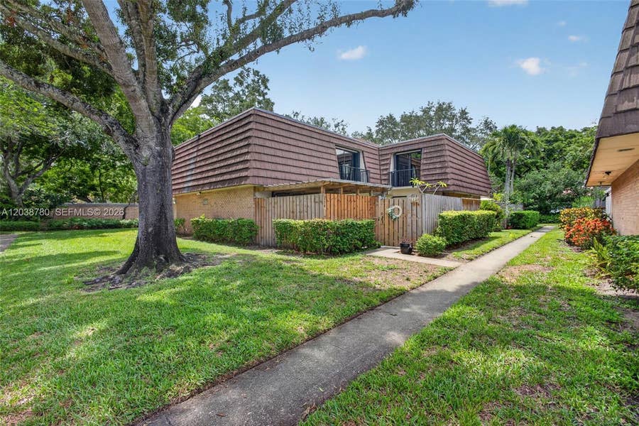 Property photo for 114 1st Lane, Palm Beach Gardens, FL
