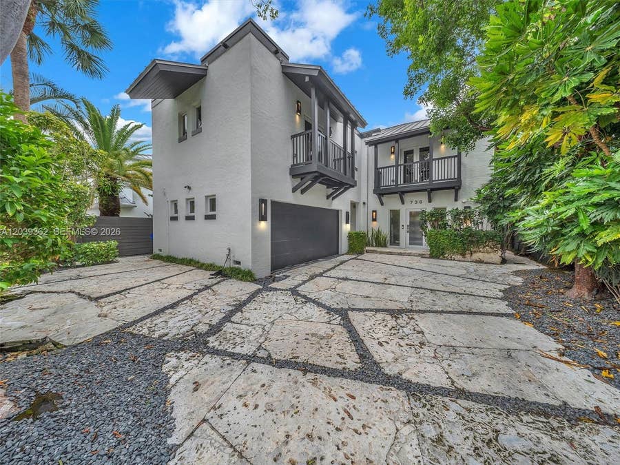 Property photo for 736 NE 17th Way, Fort Lauderdale, FL