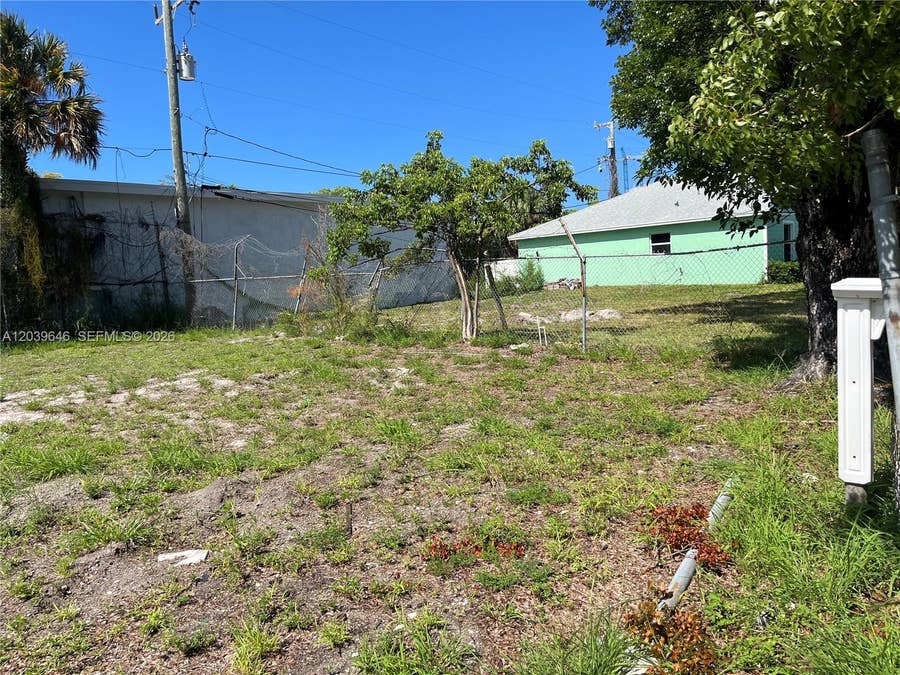 Property photo for 535 Lilac Court, West Palm Beach, FL