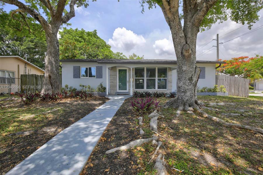 Property photo for 2220 N 40th Avenue, Hollywood, FL
