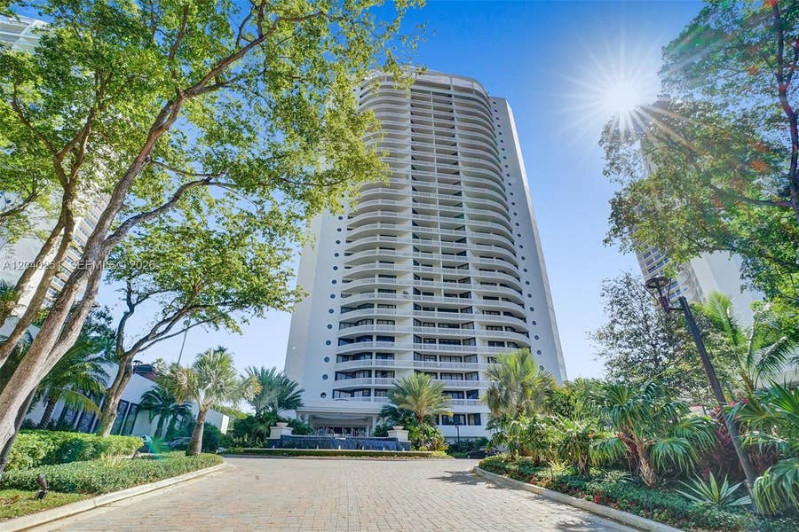 Property photo for 3000 Island Boulevard, #1902, Aventura, FL
