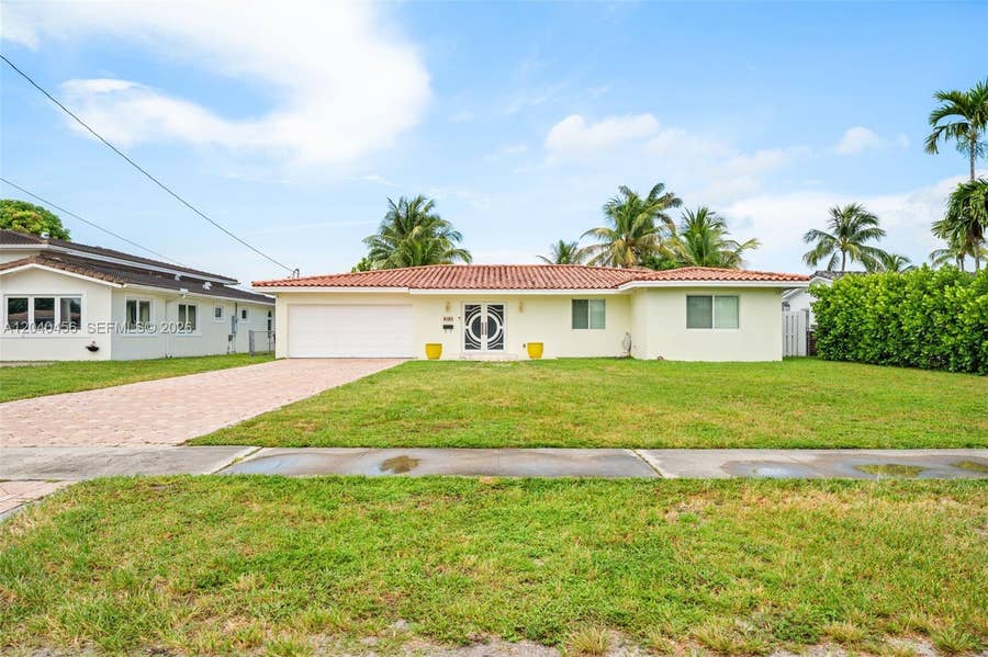 Property photo for 6185 W 10th Avenue, Hialeah, FL