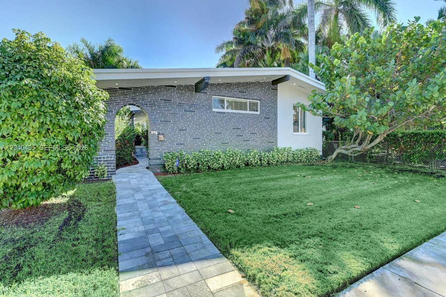 Property photo for Hollywood, FL