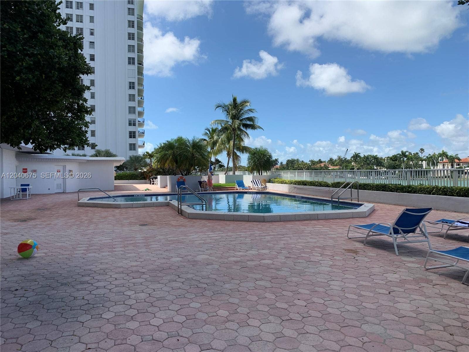 5700 Collins Avenue, #12N, Miami Beach, FL 33140 Photo 23