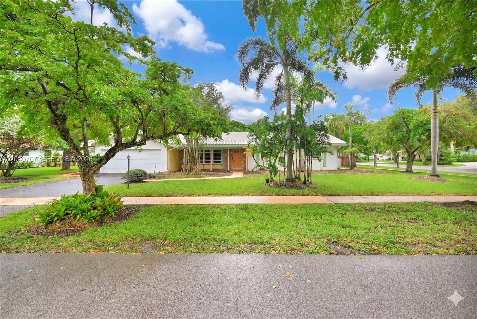 600 Petunia Drive, Plantation, FL 33317 Photo 1