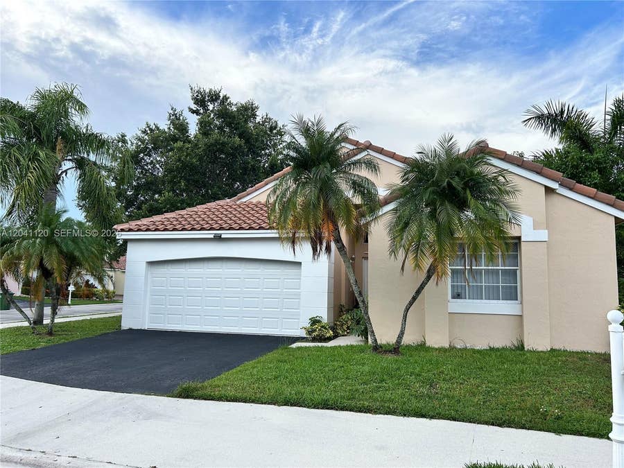 Property photo for 286 Bridgeton Way, Weston, FL