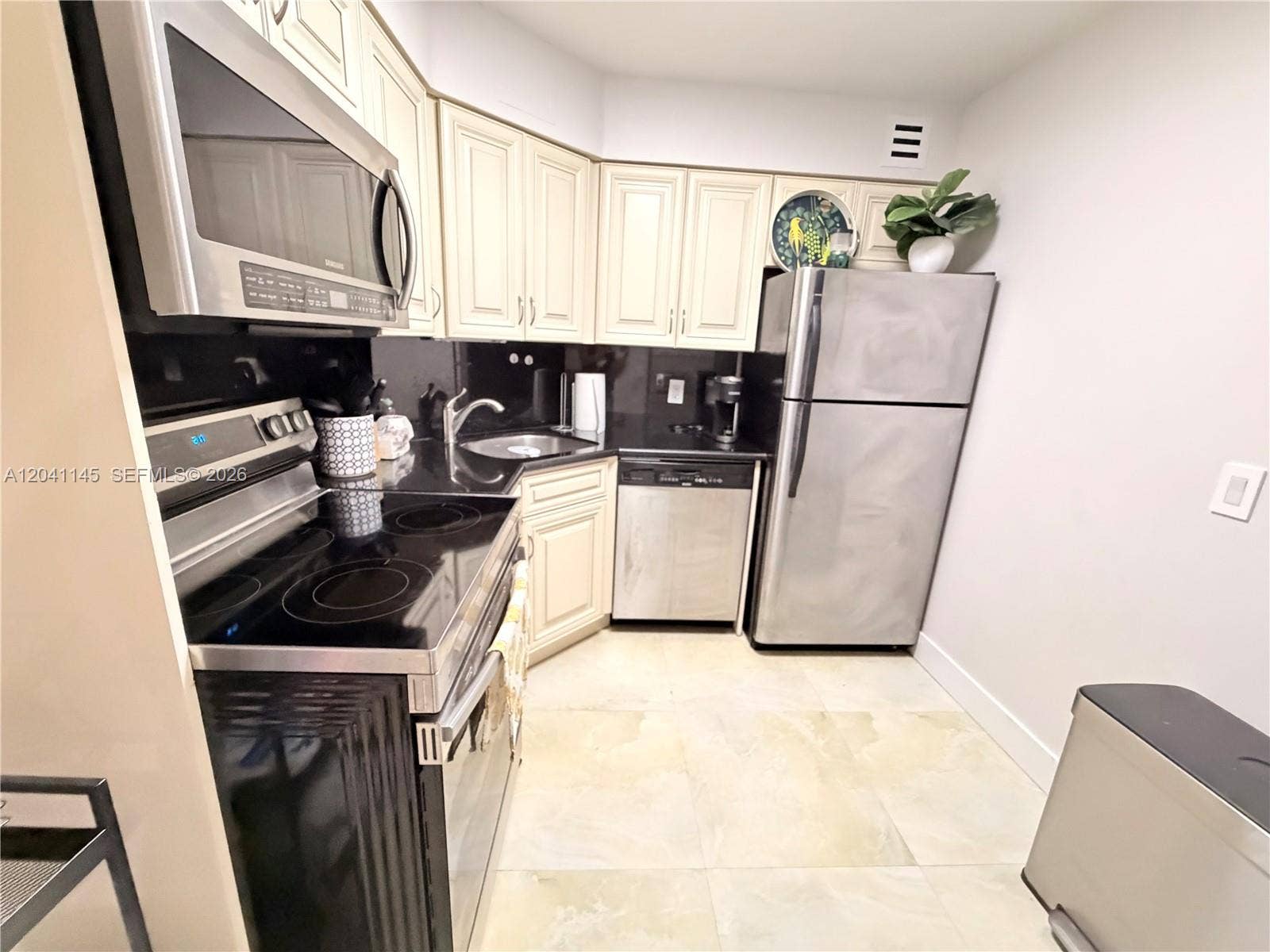 5225 Collins Avenue, #914, Miami Beach, FL 33140 Photo 14