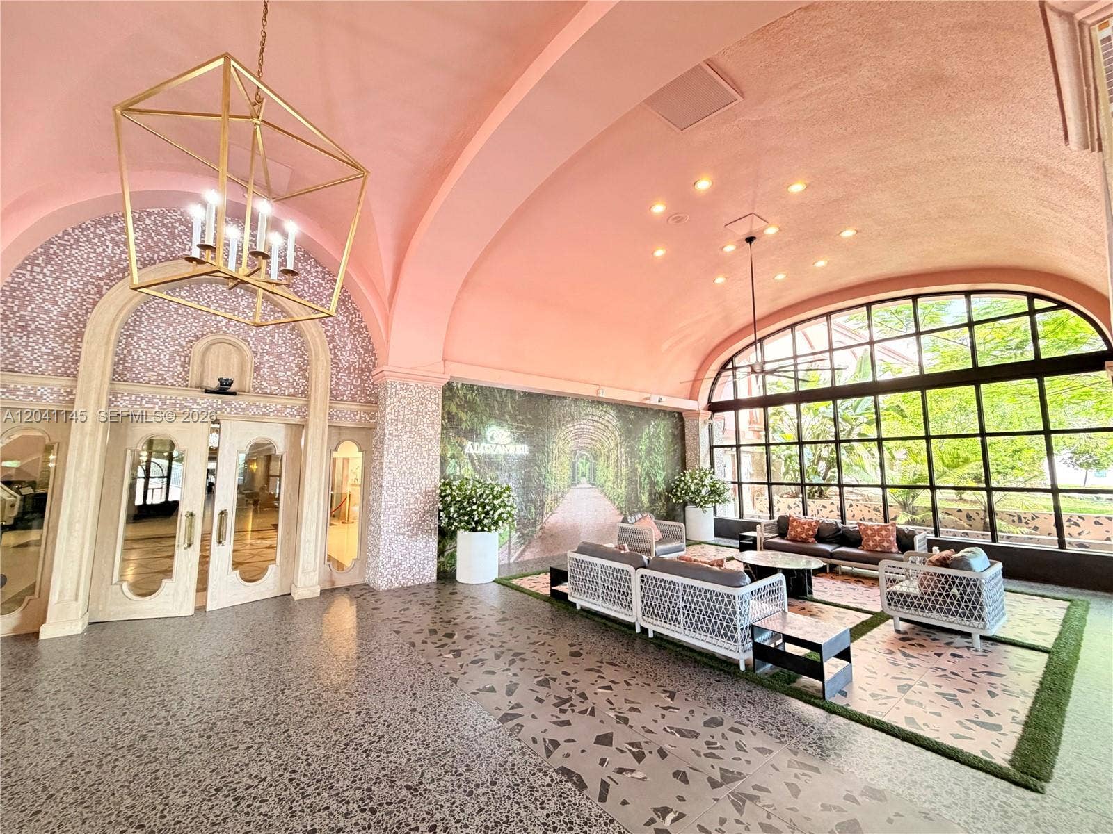 5225 Collins Avenue, #914, Miami Beach, FL 33140 Entrance