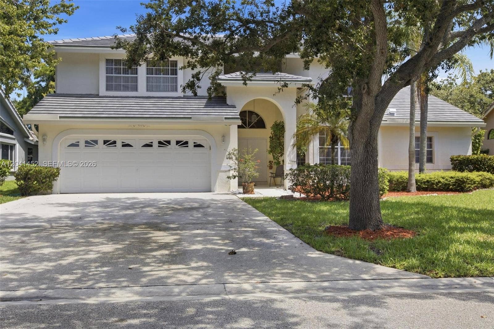 10431 NW 48th Manor, Coral Springs, FL 33076 Located on a great street!