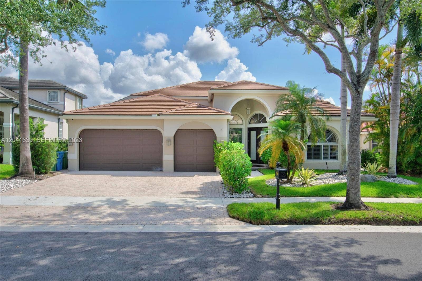 1136 Ginger Circle, Weston, FL 33326 Photo 2