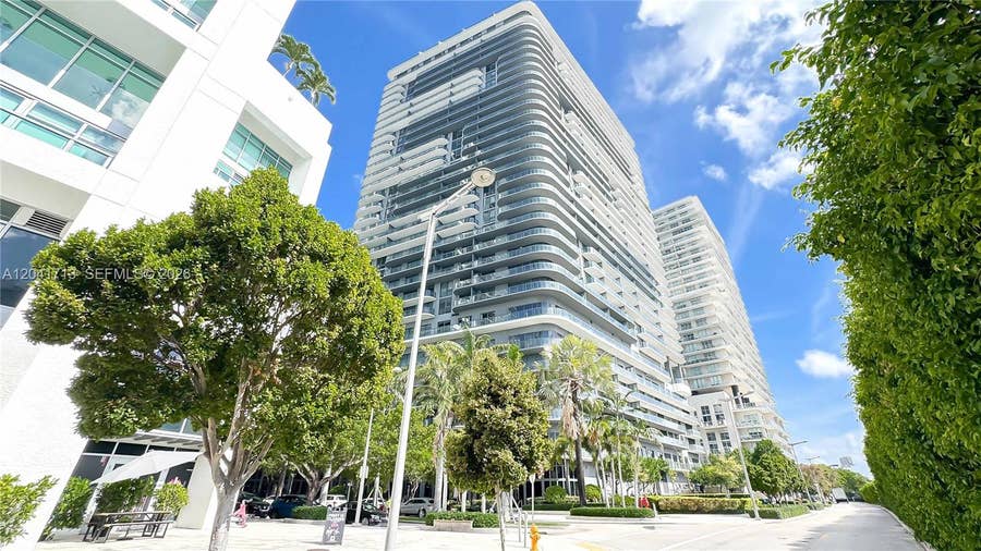 Property photo for 121 NE 34th Street, #814, Miami, FL