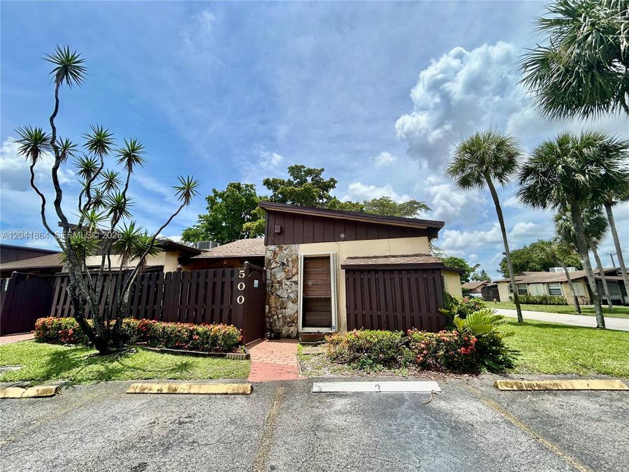 Property photo for 500 Briarwood Circle, #3-54, Hollywood, FL