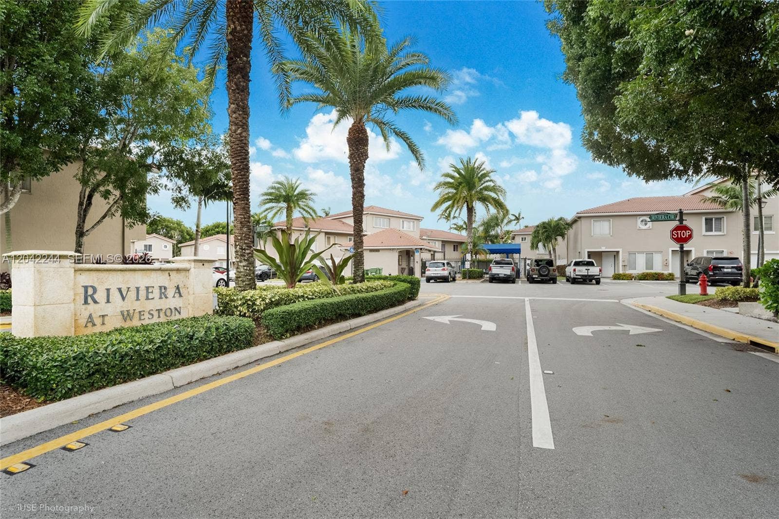 221 Riviera Circle, Weston, FL 33326 Photo 3