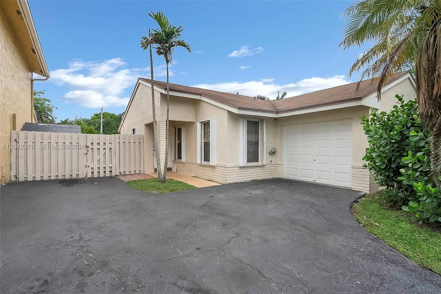 Property photo for 681 Thornridge Avenue, Davie, FL