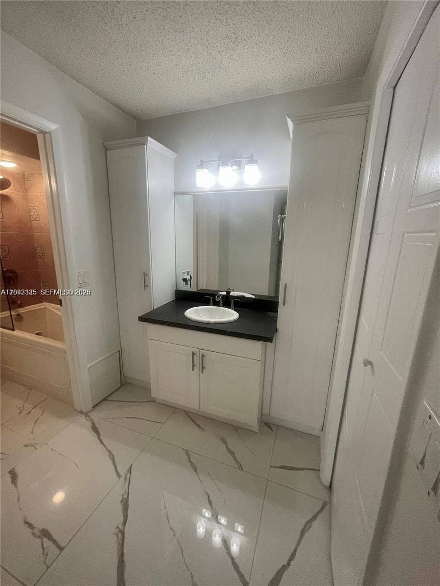 403 Lakeview Drive, #106, Weston, Weston, FL 33326 Photo 17