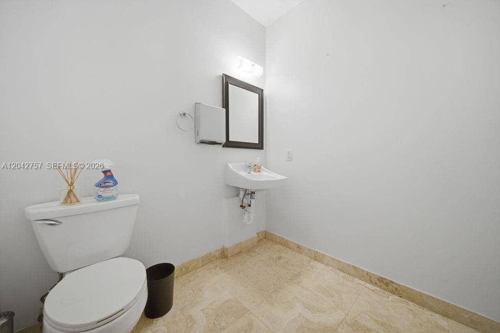 710 NE 3rd Avenue, Fort Lauderdale, FL 33304 Photo 11