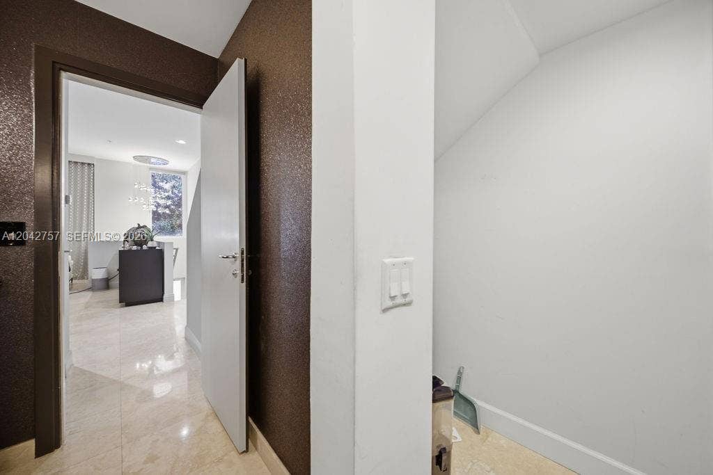 710 NE 3rd Avenue, Fort Lauderdale, FL 33304 Photo 16