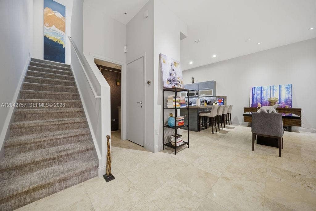 710 NE 3rd Avenue, Fort Lauderdale, FL 33304 Photo 9