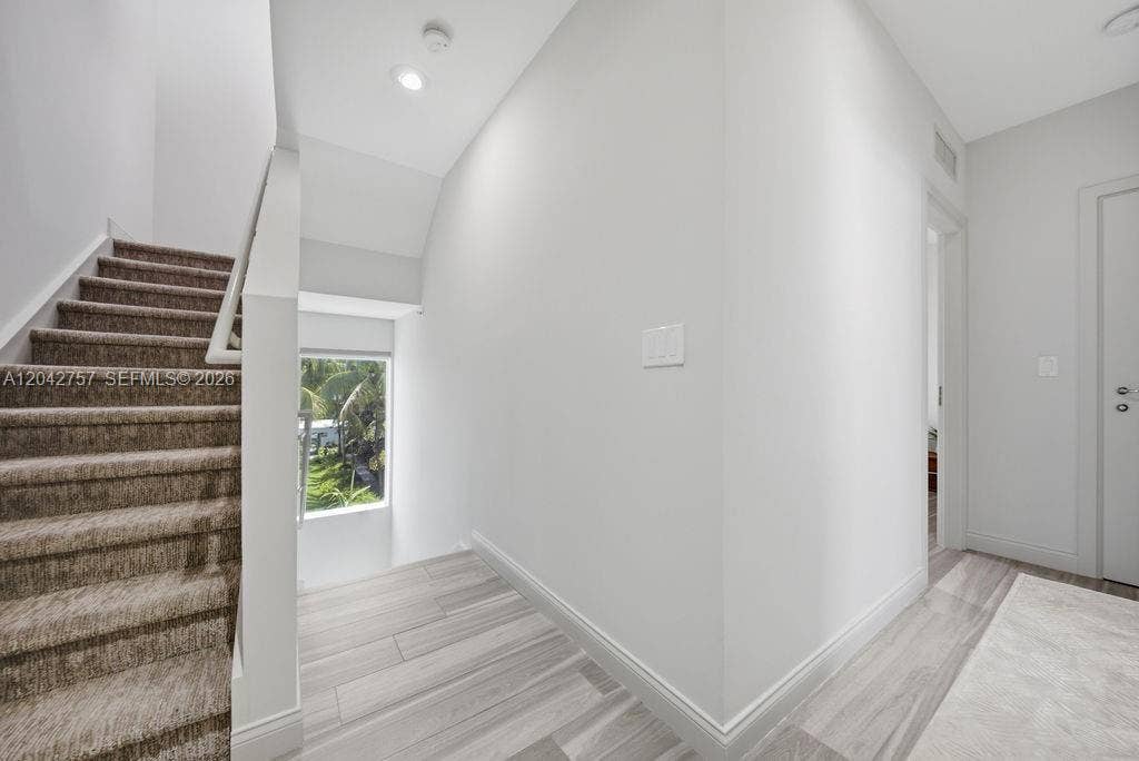 710 NE 3rd Avenue, Fort Lauderdale, FL 33304 Photo 27