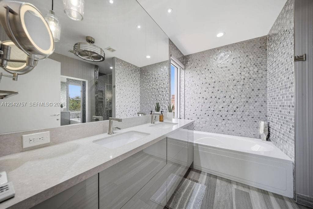 710 NE 3rd Avenue, Fort Lauderdale, FL 33304 Photo 30