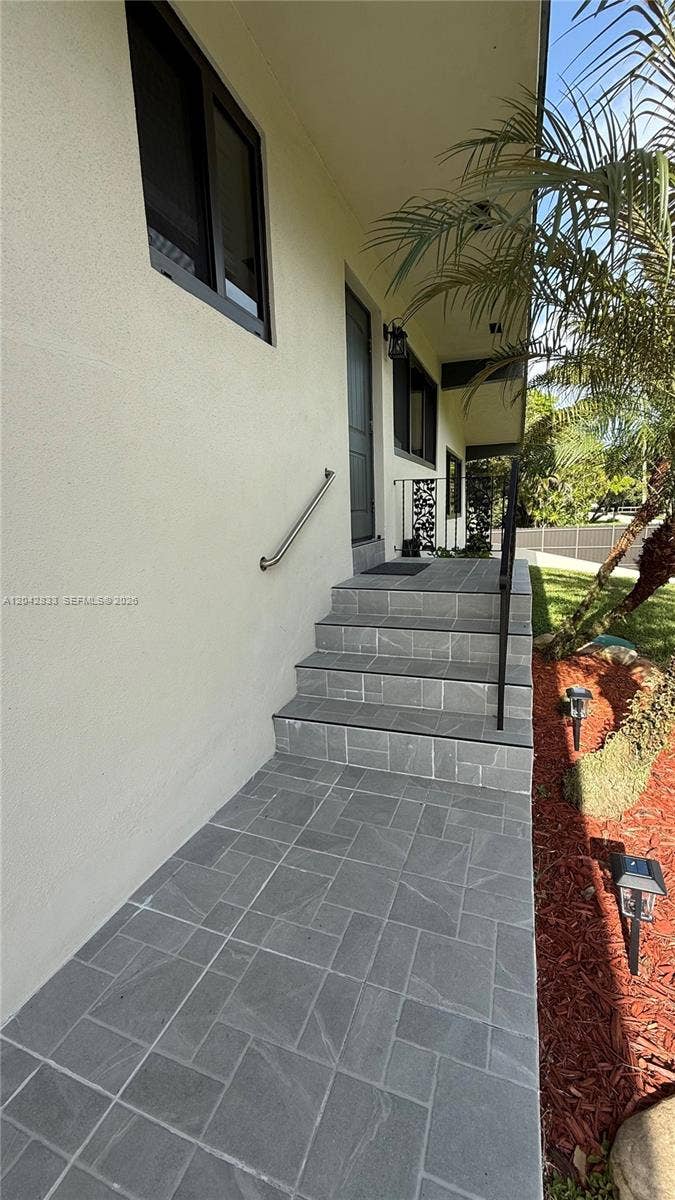 10751 SW 48th Street, Davie, Davie, FL 33328 Photo 4