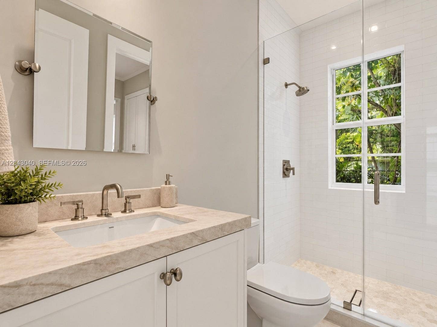 !st Floor Bathroom