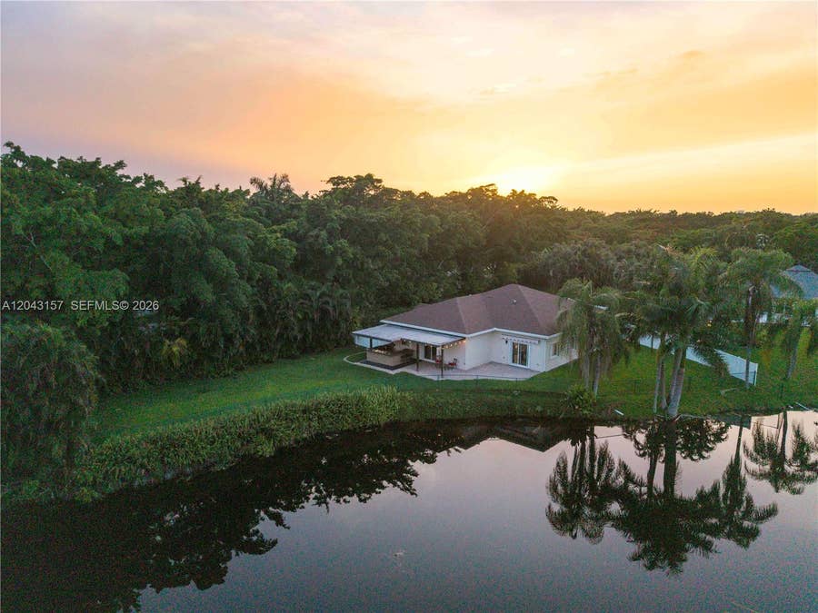 Property photo for 720 S Old Nob Hill Road, Plantation, FL