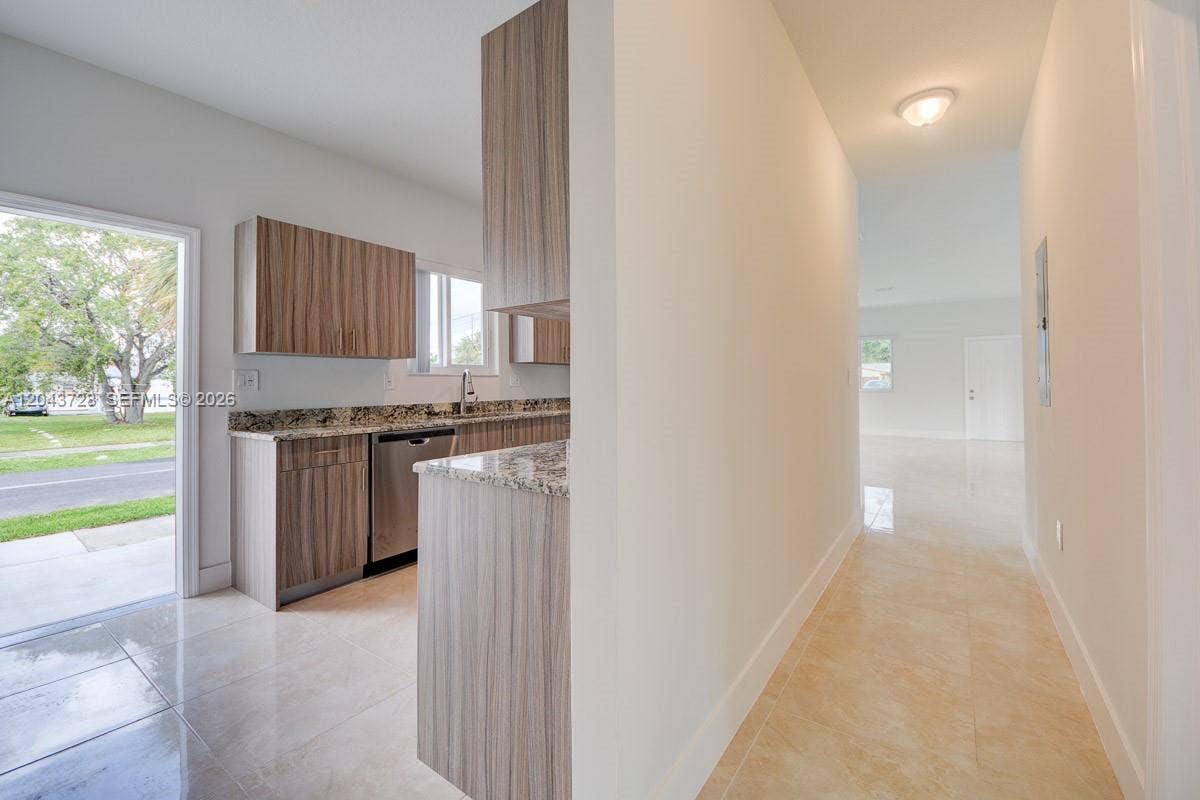 312 Phippen Waiters Road, Dania, Dania Beach, FL 33004 Photo 9
