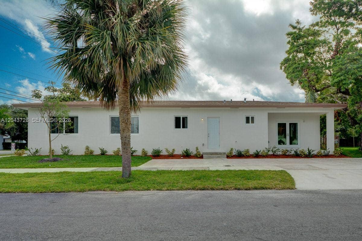 312 Phippen Waiters Road, Dania, Dania Beach, FL 33004 Photo 2
