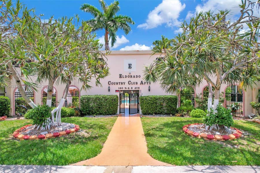 Property photo for 160 NE 8th Avenue, #27A, Hallandale Beach, FL