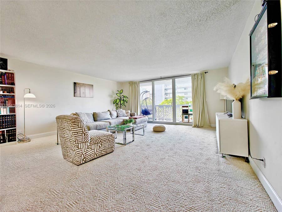 Property photo for 400 NE 12th Avenue, #306, Hallandale Beach, FL