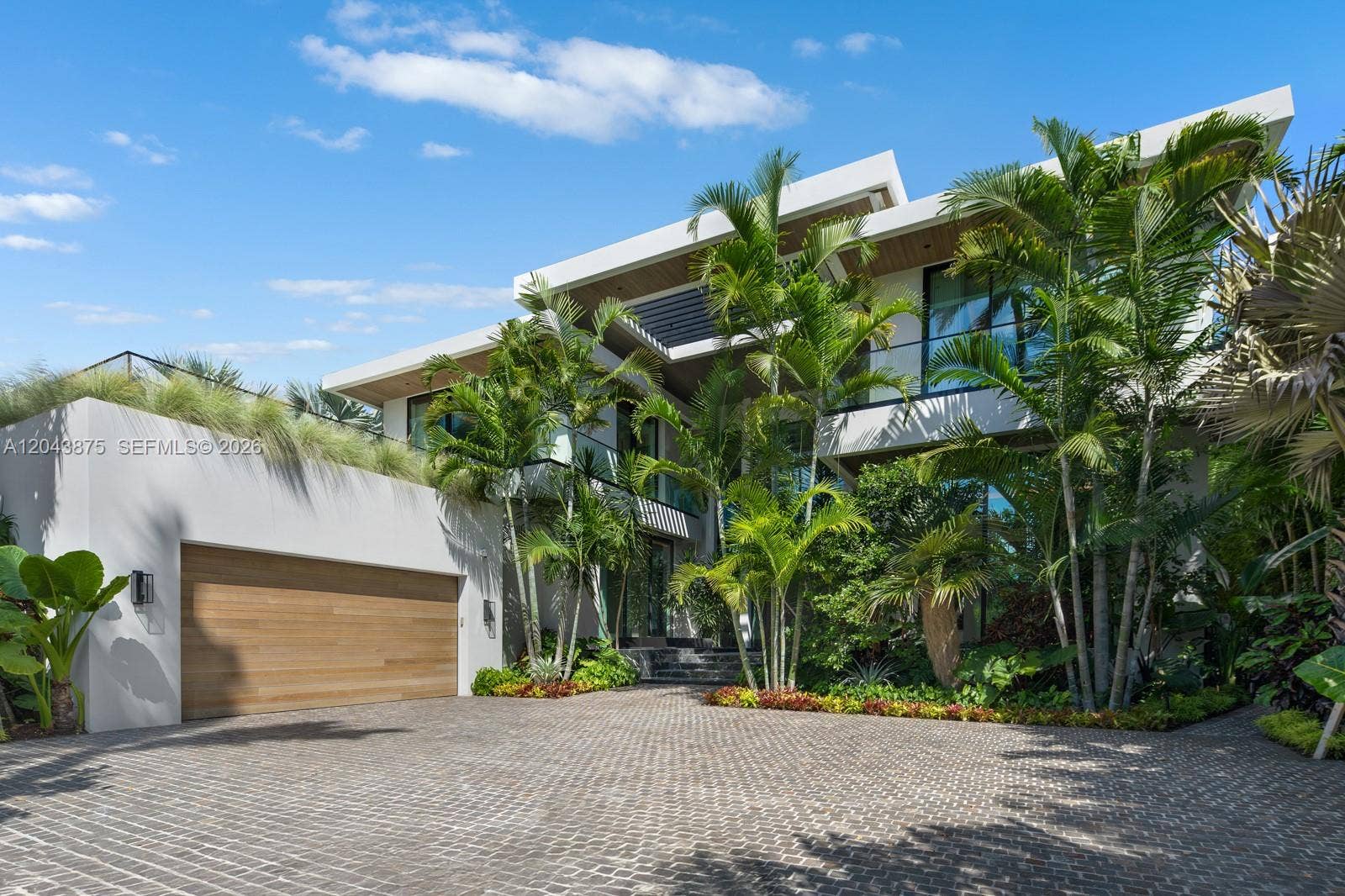 58 La Gorce Circle, Miami Beach, FL 33141 Photo 2