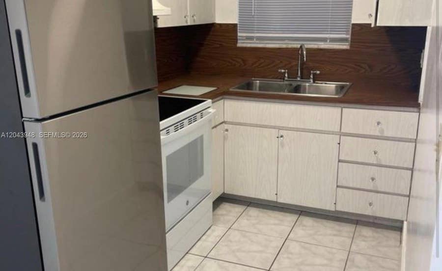 Property photo for 400 SE 9th Court, #9, Hallandale Beach, FL