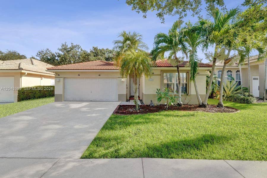 Property photo for 14003 N Cypress Cove Circle, Davie, FL