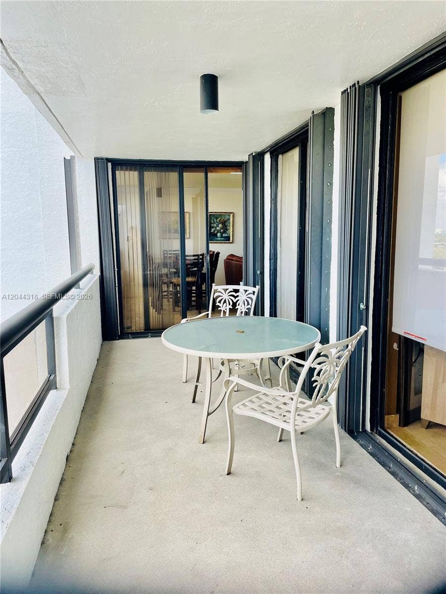 2555 Collins Avenue, #2006, Miami Beach, FL 33140 Photo 3