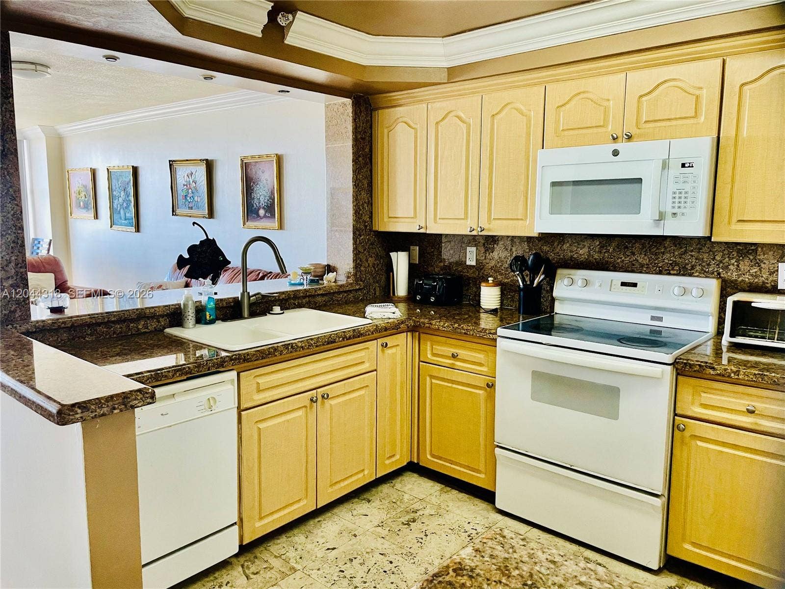 2555 Collins Avenue, #2006, Miami Beach, FL 33140 Photo 6