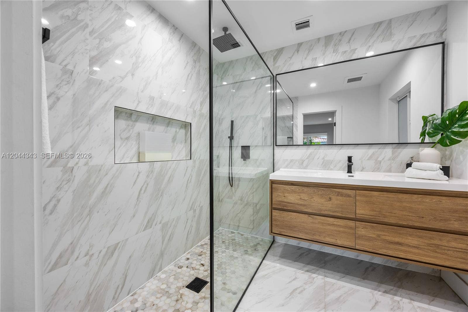 En Suite Bathroom