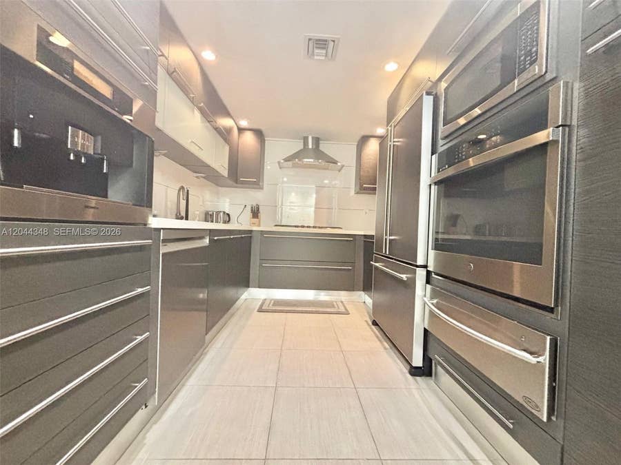 Property photo for 2030 S Ocean Drive, #423, Hallandale Beach, FL