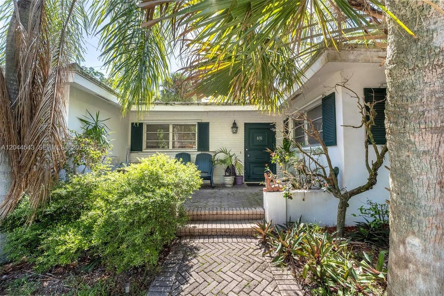 Property photo for 698 NW 7th Avenue, Boca Raton, FL