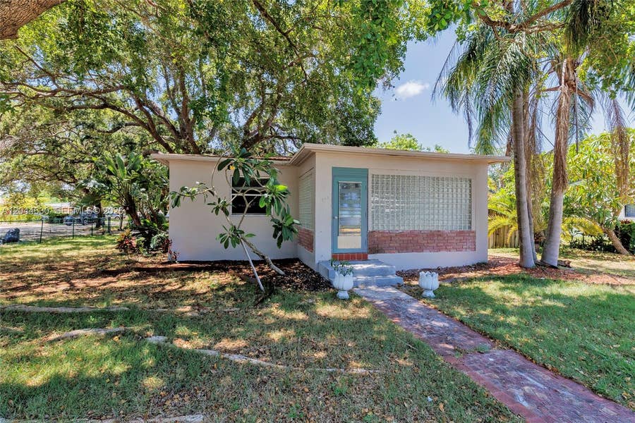 Property photo for 842 S 28th Avenue, Hollywood, FL