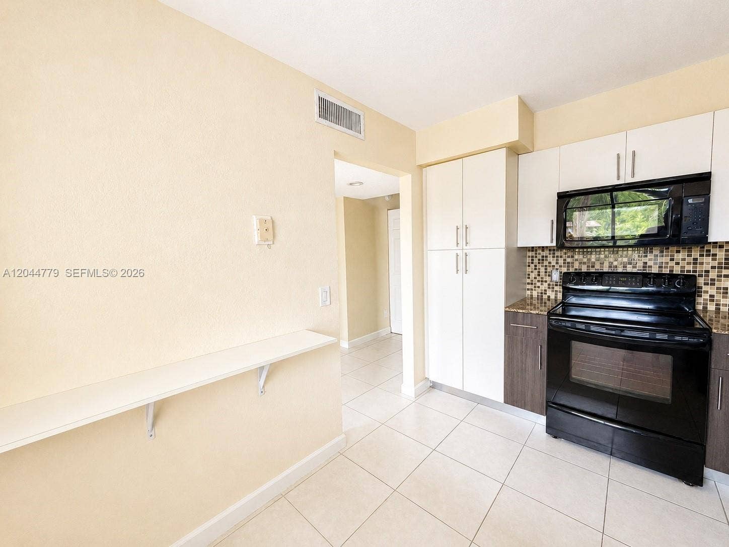 405 Lakeview Drive, #202, Weston, Weston, FL 33326 Photo 4