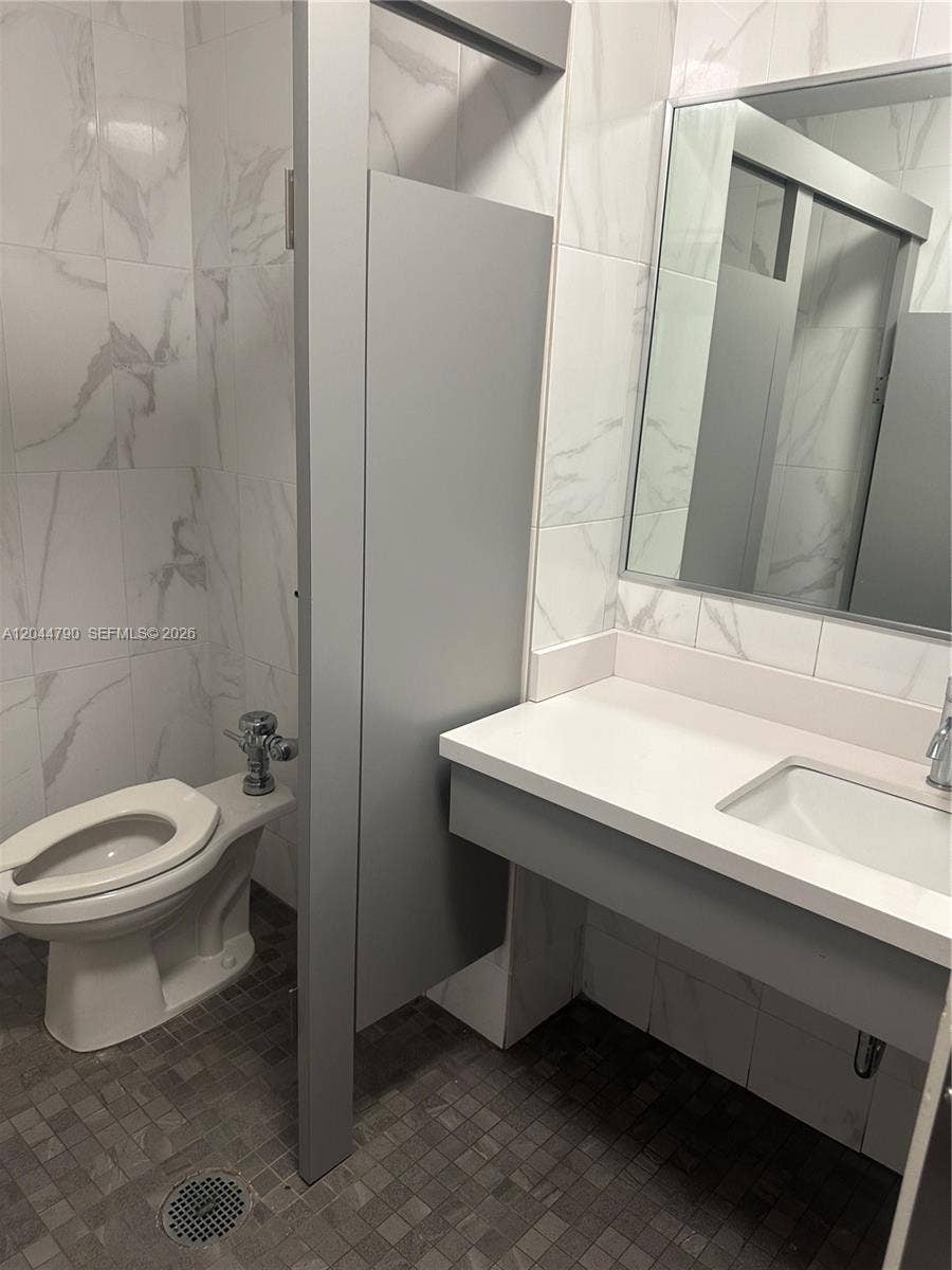 9225 Collins Avenue, #303, Surfside, Surfside, FL 33154 Photo 8