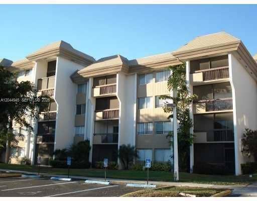 731 N Pine Island Road, #305, Plantation, Plantation, FL 33324 Photo 1
