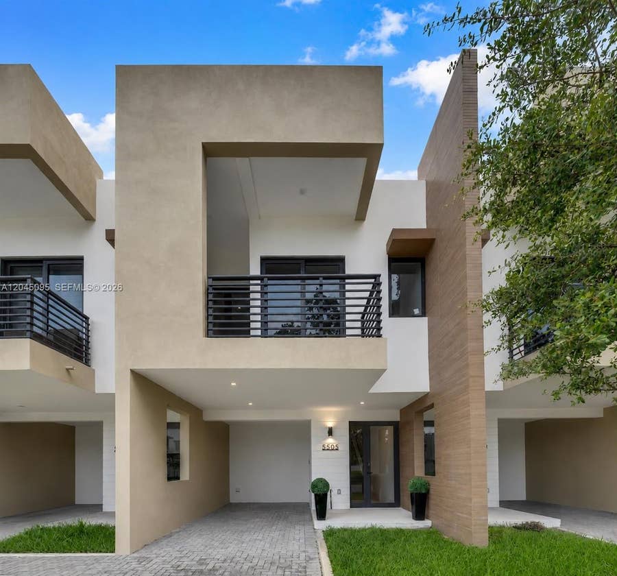 Property photo for 5505 W Oak Way, Dania Beach, FL