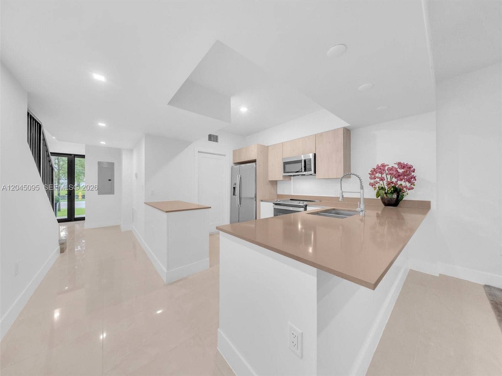 5505 W Oak Way, Dania, Dania Beach, FL 33314 Photo 5