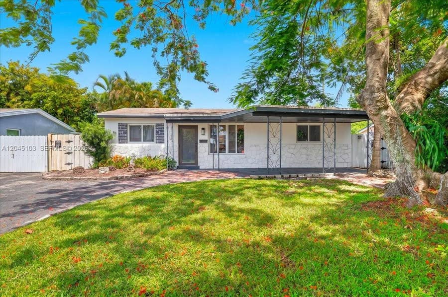 Property photo for 1131 N 75th Avenue, Hollywood, FL