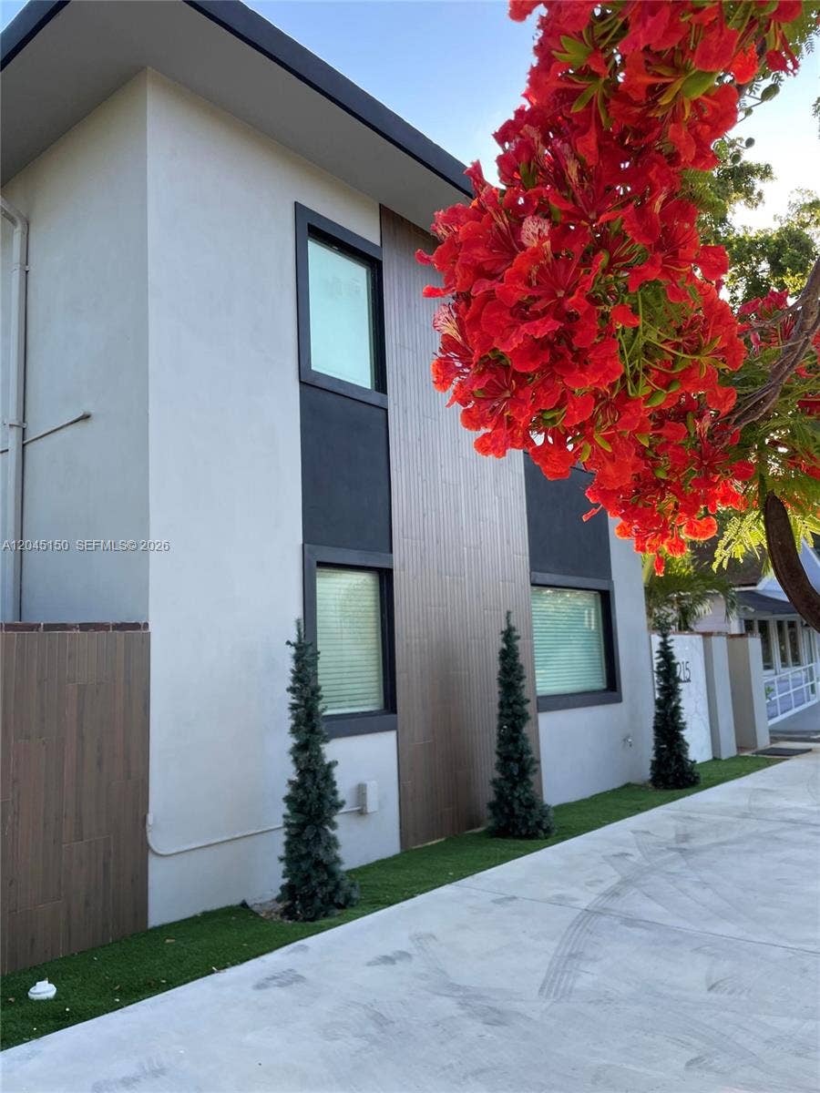 Property photo for 1215 E Broward Boulevard, Fort Lauderdale, FL